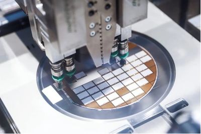 十家車企上半年財報透視 利潤王者與研發(fā)之星的較量